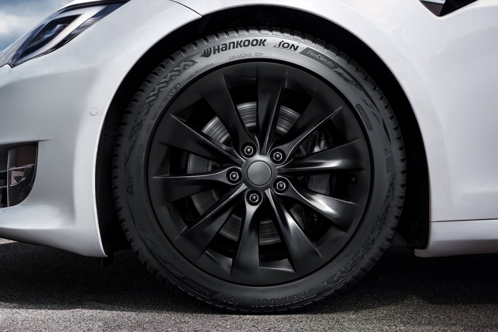 Hankook iON FlexClimate négyévszakos abroncs elektromos autóhoz